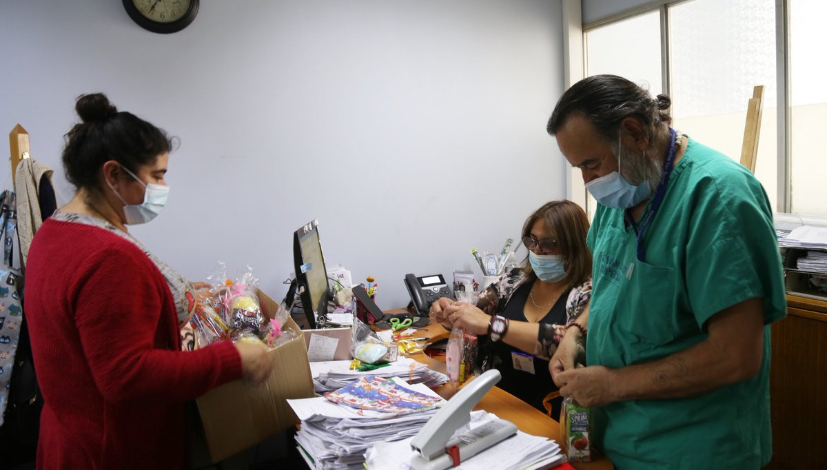 VAN_BUREN_'s tweet photo. Viejito Pascuero del van Buren visitará a los niños y niñas que se encuentran en el servicio de Pediatría del hospital 🏥🎅🏻🎄

➡️https://t.co/ixfEe8eBiV https://t.co/TrliaWuoCy