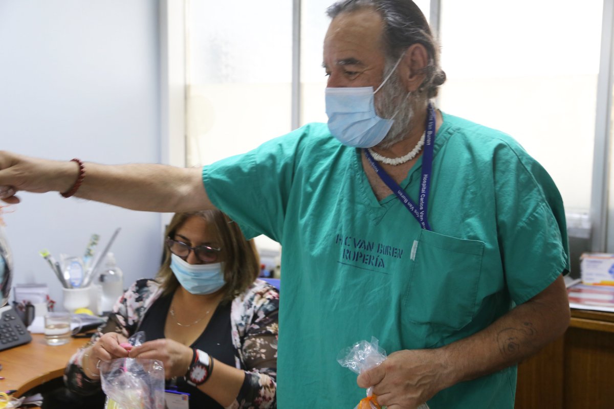 VAN_BUREN_'s tweet photo. Viejito Pascuero del van Buren visitará a los niños y niñas que se encuentran en el servicio de Pediatría del hospital 🏥🎅🏻🎄

➡️https://t.co/ixfEe8eBiV https://t.co/TrliaWuoCy