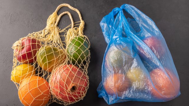 BeBambooMx's tweet photo. ¿Cómo eliminar el plástico de nuestras cocinas?
Si te fijas bien en todo lo que hay en tu cocina, seguramente observaras que existe una cantidad desmesurada de plástico, sobre todo de plástico de un solo uso (el más dañino).
https://t.co/1Q1PClb54n https://t.co/BTl0giVwBt