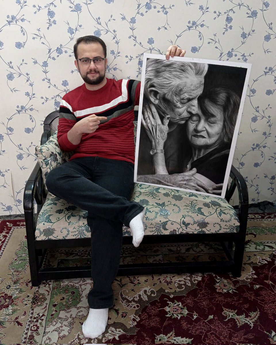 seydkhandan's tweet photo. رفقای عزیزم حمایت کنید که خیلی برای این نقاشی زحمت کشیدم شاید بیشتر از ۵۰ ۶۰ ساعت ،😍🌹🙏ولی از همه نقاشیام بیشتر دوسش دارم :) https://t.co/fWDtiQcfZT