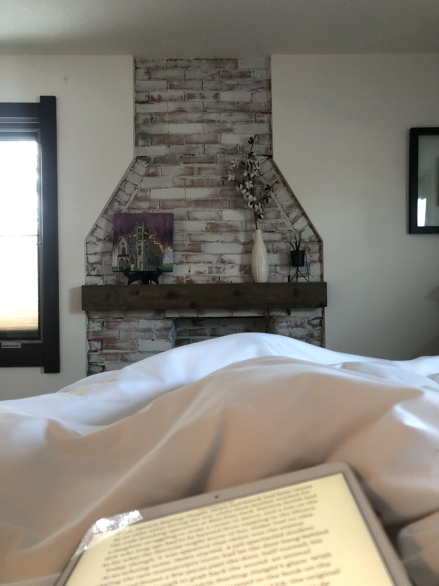 Khara Sauro tweet media