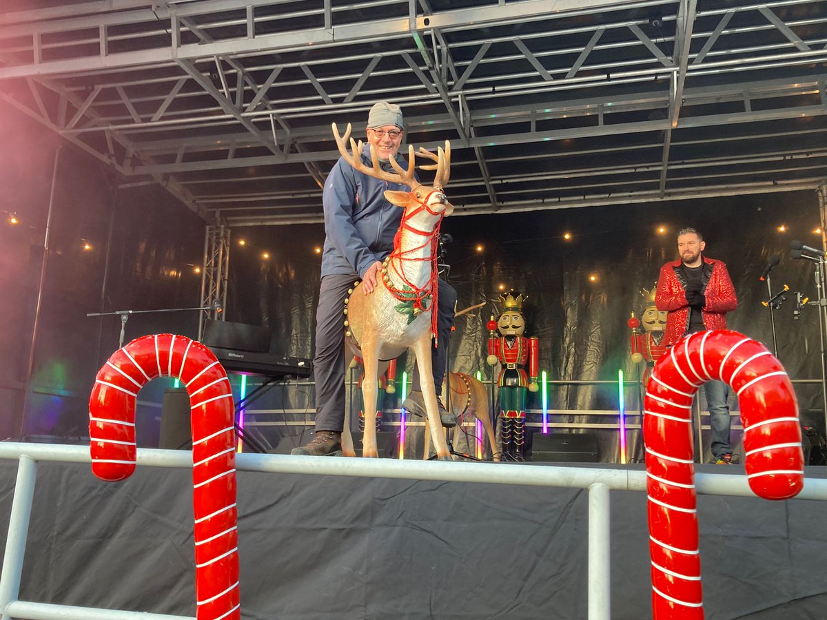 dickersoundbray's tweet image. Merry Christmas from @dickersoundbray