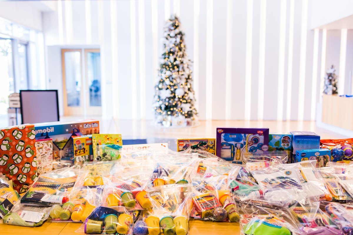 AEyeInc's tweet photo. The #AEyeFoundation &amp; #TeamAEye ended their year of giving by making gift kits &amp; donating toys to @UCSFChildrens &amp; @UCSFBenioffOAK. Thank you to everyone who participated &amp; helped spread holiday cheer!

Photo: Brooke Shattuck Photography https://t.co/PhE5Hv705S