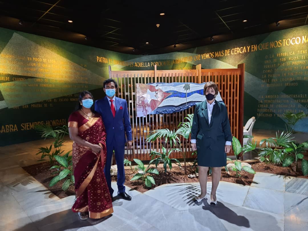 EOIHavana's tweet photo. El Embajador visitó el monumento a José Martí, el héroe #Nacional #Cubano, y depositó flores en el monumento rindiendo homenaje. Más tarde recorrió el magnífico Museo #Martí y presenció algunas de las exposiciones y sus obras.
@CubaMINREX 
@MEAIndia 
@MemorialJMarti https://t.co/BnTzXShgwE