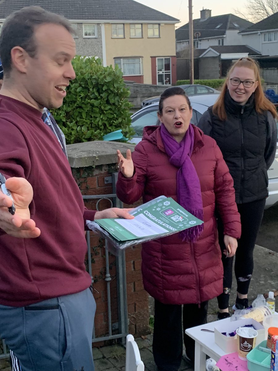 First <a href="/GOAL_Global/">GOAL Global</a> Mile of the Christmas in Dublin! <a href="/behan_s/">Stephen Behan</a> running the show!