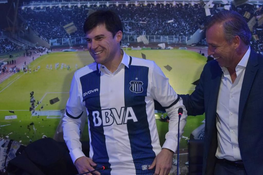 👤Alexander Medina se va de Talleres:
⚽️88 partidos
🟩39 triunfos
🟨26 empates
🟥23 derrotas
➗54 % eficacia
🏆Clasificó a Sudamericana 21 y Libertadores 22
🥈2° en la Copa Argentina 21
🥉3° en el Torneo 21
✳️Único DT en la historia del club que le ganó a los "cinco grandes"
