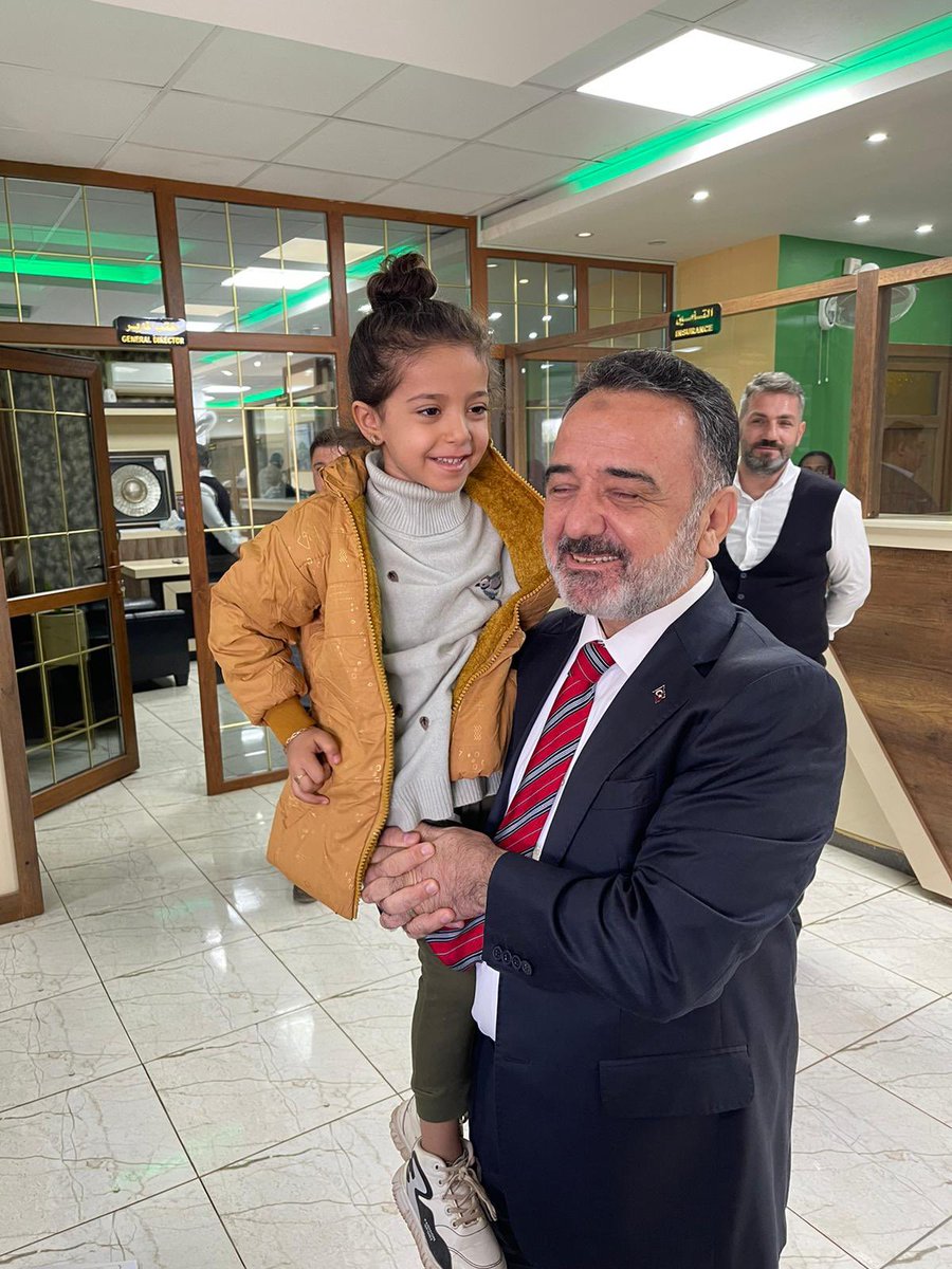 ineziroglu's tweet photo. زرنا وكالةTSA للفيزا التركية، وسُررنا بتجاذب أطراف الحديث مع الإخوة السودانيين.
🇹🇷🇸🇩
Hartum’daki vize ofisimizi ziyaret edip Sudanlı kardeşlerimizle sohbet ettik https://t.co/9LabLKLbDz