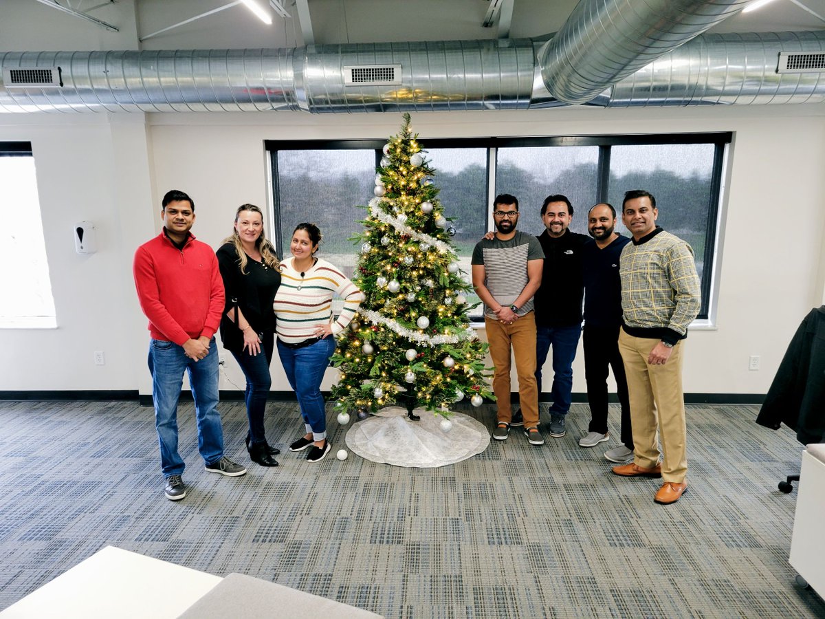 RADcubeAlerts's tweet photo. Merry Christmas from all of us to all of you!
May the spirit of Christmas bring you and your family love, joy, and happiness. Have a great holiday!

#christmaswishes #merrychristmas #christmascountdown #holidayseason #RADcube https://t.co/nTneOaXprk
