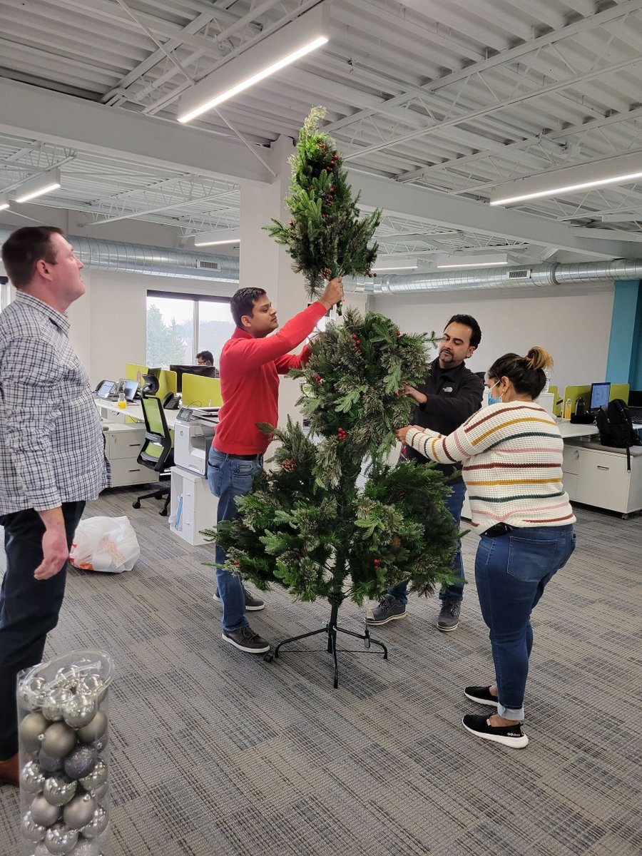 RADcubeAlerts's tweet photo. Merry Christmas from all of us to all of you!
May the spirit of Christmas bring you and your family love, joy, and happiness. Have a great holiday!

#christmaswishes #merrychristmas #christmascountdown #holidayseason #RADcube https://t.co/nTneOaXprk