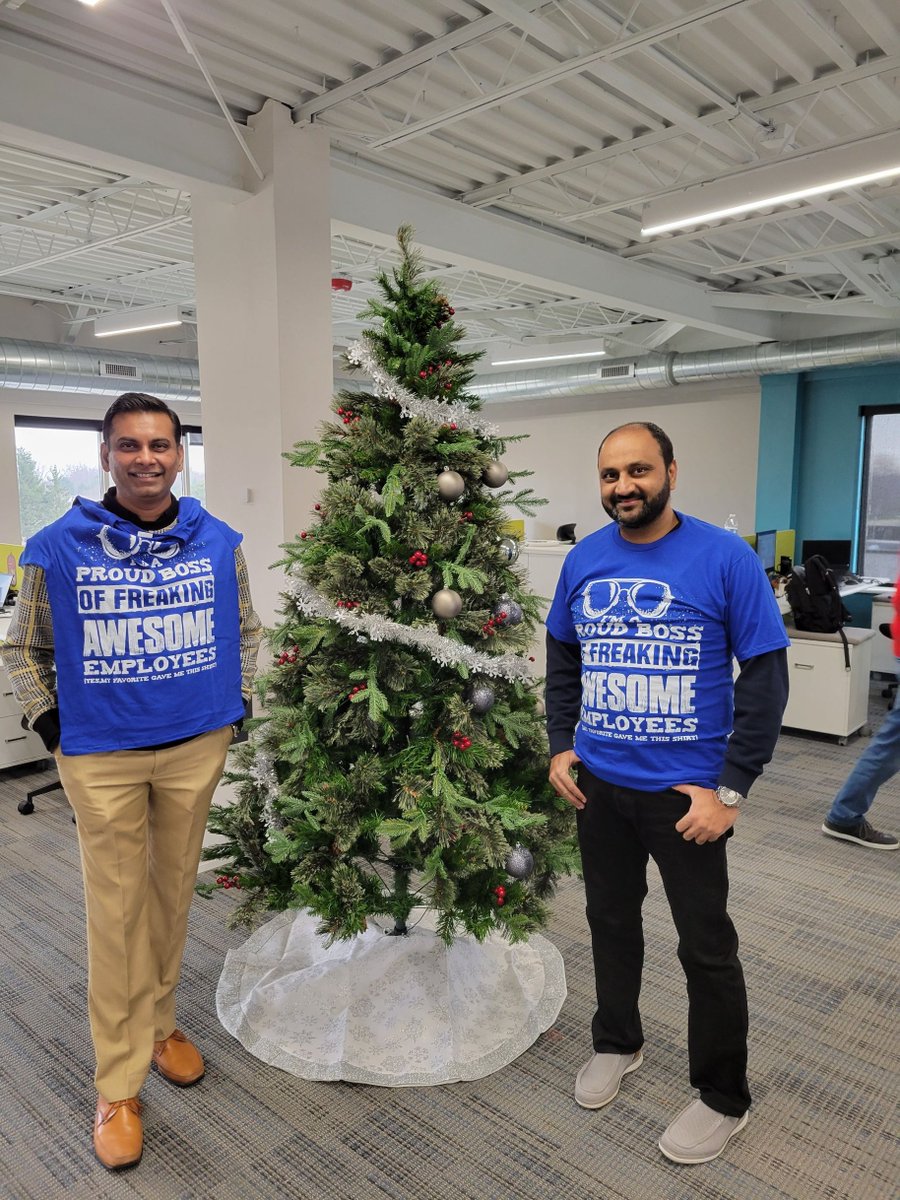 RADcubeAlerts's tweet photo. Merry Christmas from all of us to all of you!
May the spirit of Christmas bring you and your family love, joy, and happiness. Have a great holiday!

#christmaswishes #merrychristmas #christmascountdown #holidayseason #RADcube https://t.co/nTneOaXprk