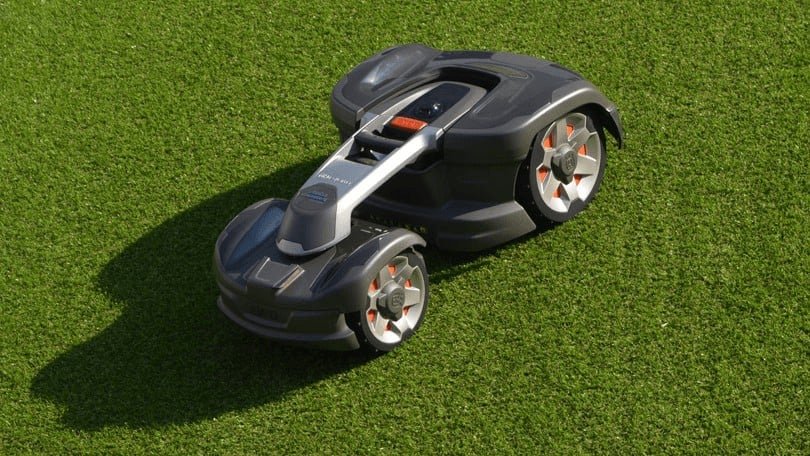 JLillyHomes's tweet photo. Tired of mowing your yard because of the slopes? These robot lawn mowers can handle it for you. #innovation #smarthome  https://t.co/U9uFe7KE1c https://t.co/z3Y9gwZRau