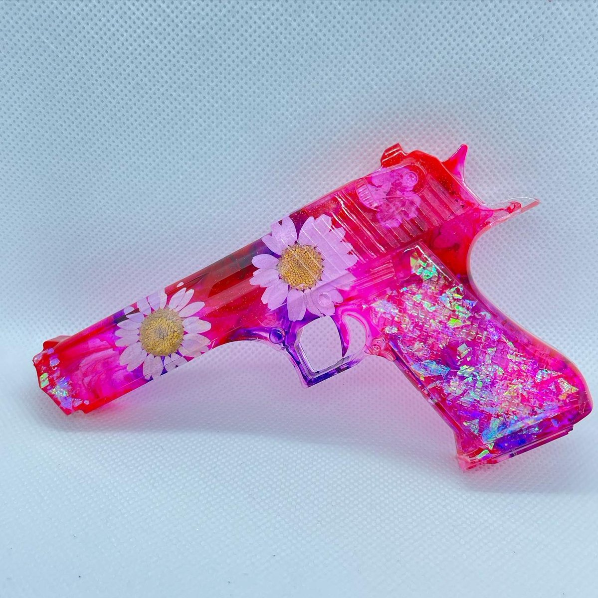 eriikadb's tweet photo. it costs $0.00 to retweet and support my small business! Link in bio🥰 #SmallBusiness #Christmas #giftideas https://t.co/rFM5wAktir