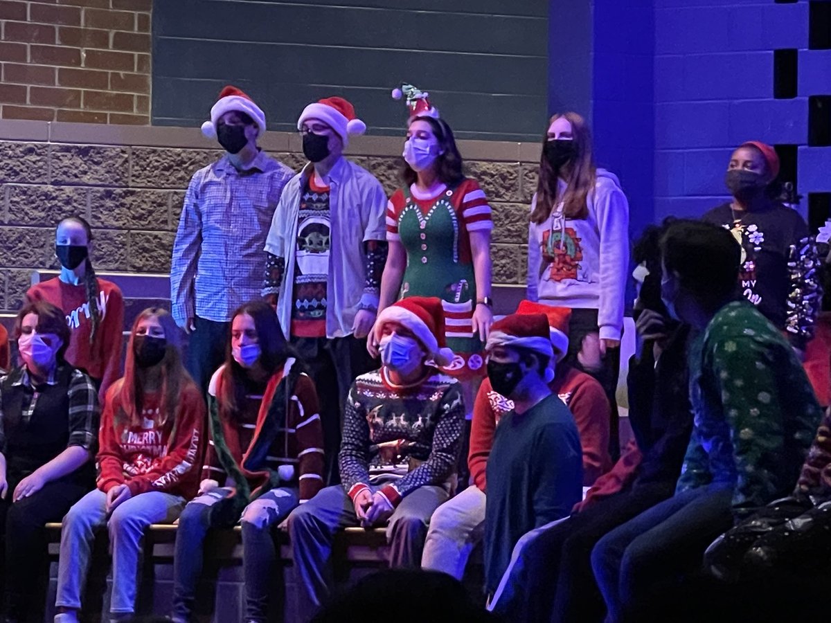 CCPSVisualArts's tweet photo. WMHS Winter Showcase highlighting student and teacher artists- the artist in us all. Well done and full of school community! https://t.co/9eNAi0JPuj