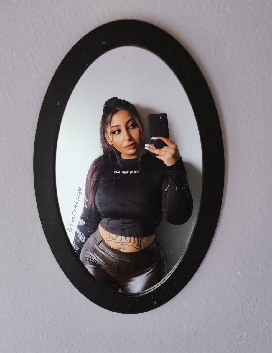effymissanthrop's tweet photo. braucht noch wer eine gamer freundin die heftig blasen kann und mit dir smoked?👅 retweet wenn ja 💋💦 https://t.co/xr8baCa3bQ
