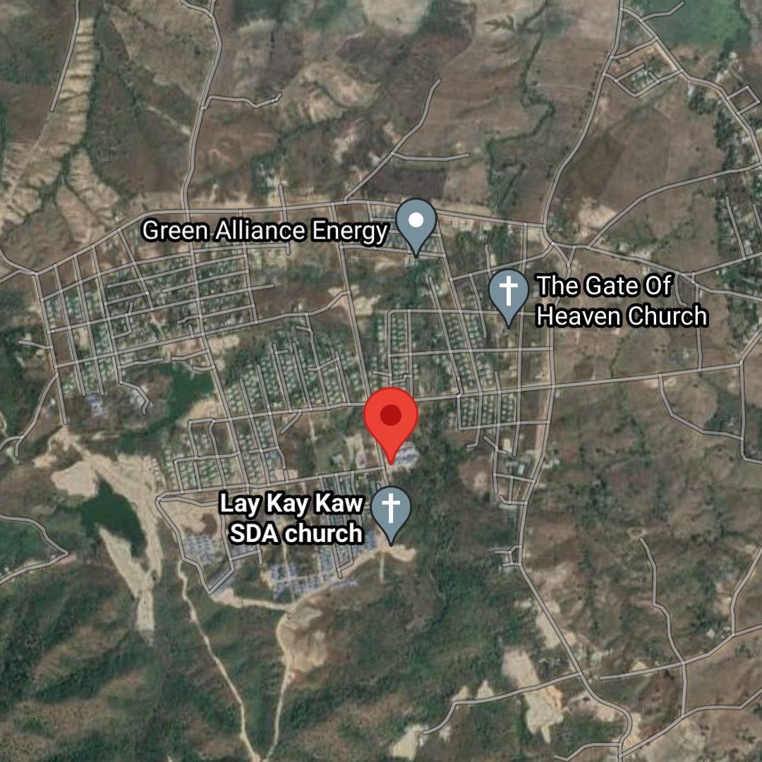 May44514091's tweet photo. [BREAKING] #MyanmarMilitaryTerrorists launched airstrikes in KNU Brigade 6 area, Laykaykaw New Town, tonight. Attacked twice at 10:15 PM &amp; 10:25 PM. The helicopter flew over the area 3 times.

#Dec23Coup #NoFlyZoneInMyanmar #WhatsHappeningInMyanmar https://t.co/mIQbAdCqYD https://t.co/JpHdUbFiDC