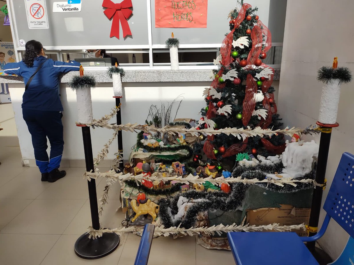 SubRedSur's tweet photo. Estamos en #ModoNavidad🎀🎄
📸⬇️De esta manera los colaboradores del Hospital Vista Hermosa nos muestran sus propuestas de pesebres en el marco del concurso "Poniéndole el corazón a una Navidad Ecológica".💕 https://t.co/HauDoh6ANS