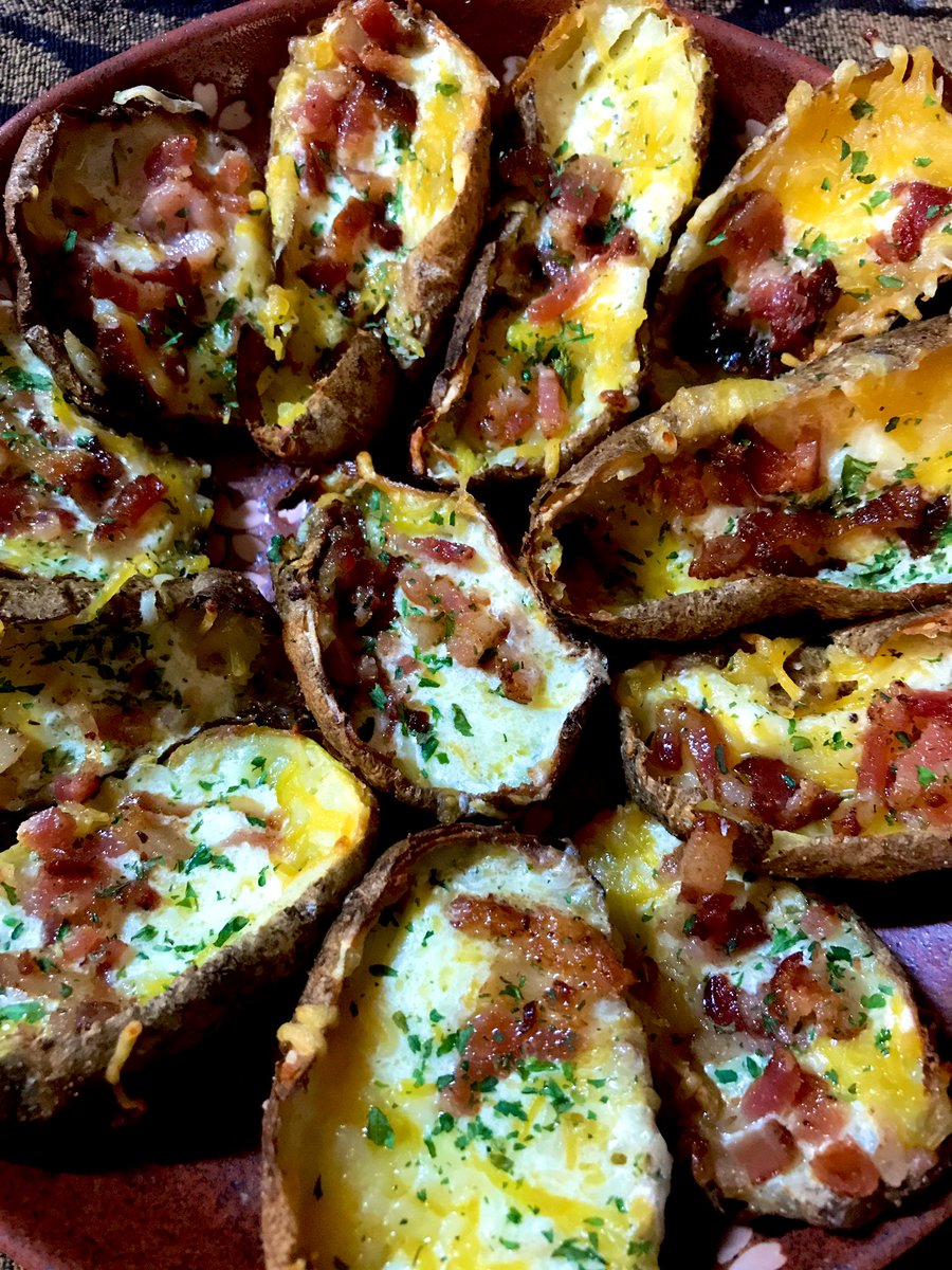 Loaded Potato Skins 😋 🥔 🧀 🥓  
#loadedpotato #grilling #Smoking #chefcadi #Food #TGIF #cooking #foodiefilms