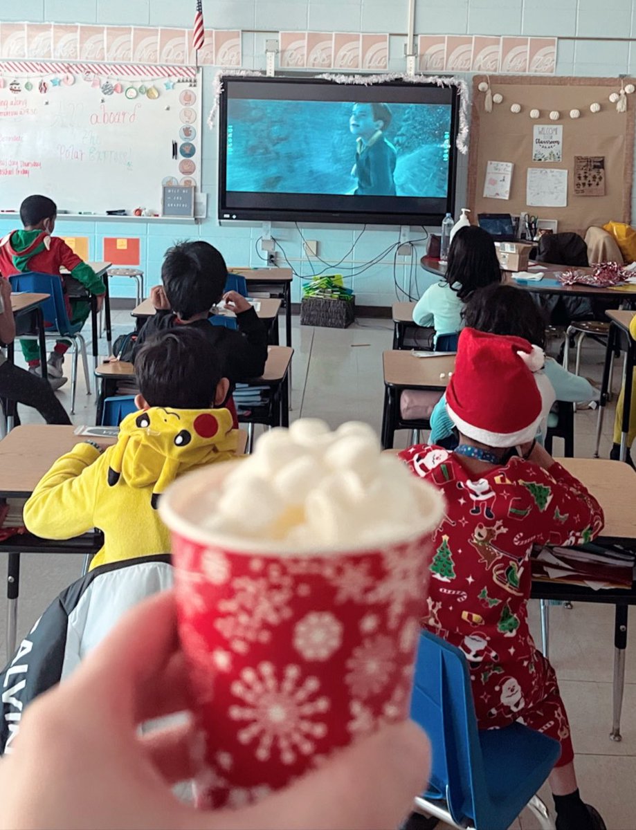 Pjs, hot cocoa, and the Polar Express? BEST DAY EVER! <a href="/JMI_Edison/">JMI</a> #jmiknights
