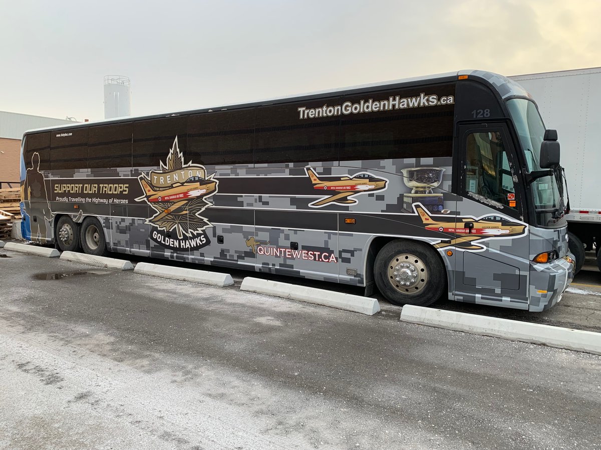 bigrigwraps's tweet photo. #JustWrapped We're proud to announce that we've done another beautiful bus wrap for Trenton Golden Hawks! 🎉

#buswrap #quintewestontario #trenton #vehiclegraphics #hockeylife #movingbillboard #busad #fleetgraphics #vinylwrapping #busadvertising https://t.co/OjhFTWJ2uE