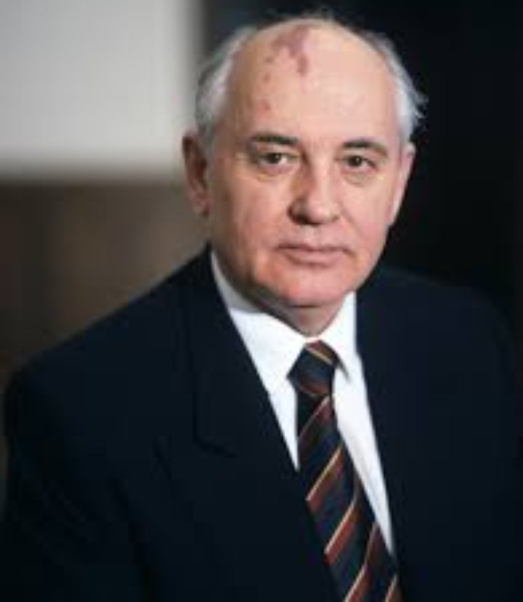 Per guardare un po' oltre, da non perdere oggi l'articolo di <a href="/Mara_Morini/">Mara Morini</a> su fine della #UnioneSovietica su <a href="/DomaniGiornale/">Domani</a>