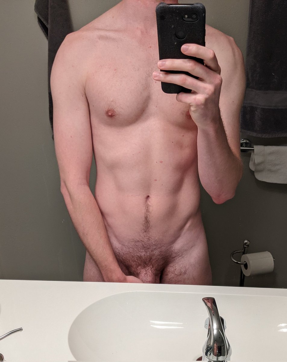 LarsVonQueer's tweet photo. what is it about parent bathroom lighting? https://t.co/AiHtBloSkv