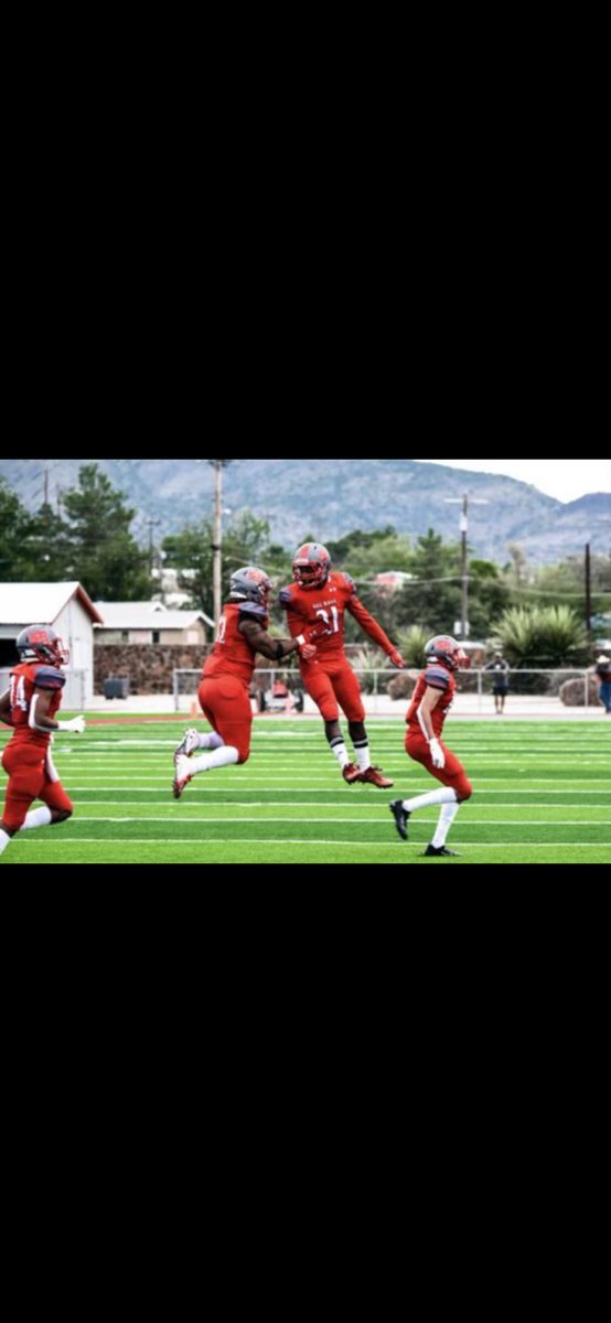 JaylenMapps's tweet photo. #AGTG blessed to receive my first offer from Sul Ross state university!!!❤️🤍 @CoachBD77 @CoachCobbin @GISDAthletics https://t.co/NnTllQGOqu