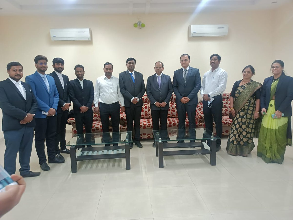 DesardaSangita's tweet photo. Lecture Series organised by Advocates' Association of Aurangabad High Court.💐

Chief Guest (Speaker)- Honourable Shri. Justice P. D. Naik on Criminal Law.✨#law #highcourt #BombayHighCourt #legal #lawyers https://t.co/LAAn1sQdcW