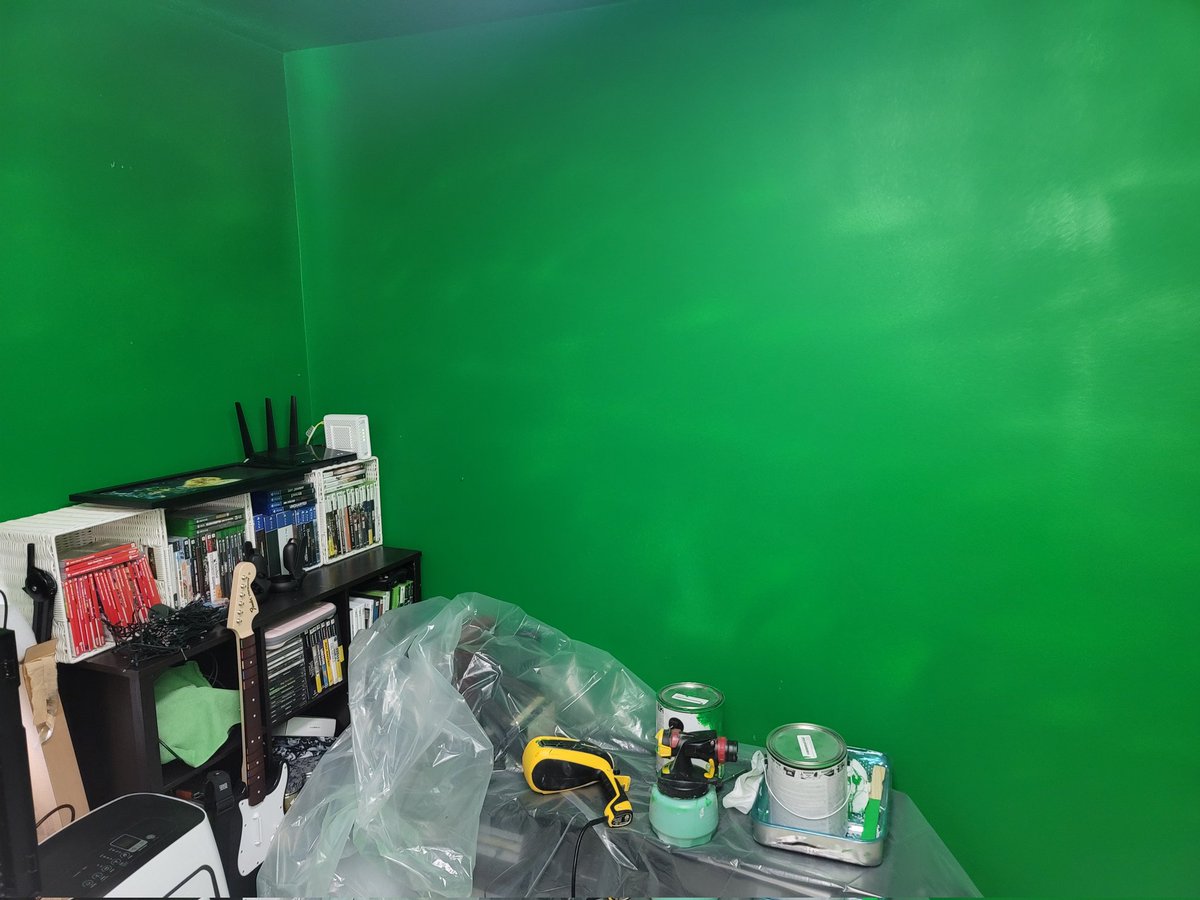 TKLiveTTV's tweet photo. Well I finally did it, 3/4 of the room is green....

I'd do more but I think the paint fumes are kicking in.

#thatstreamerlife #greenscreenteam #greenscreenlife #Greenscreen #greenroom #greenongreen https://t.co/E8PsOxmsSv
