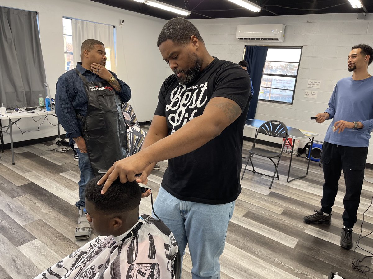 DreBMusic's tweet photo. Got to partner with my broski @KadenceOKC and The Bridge Impact Youth Center on this one! We were able to give some young men that VIP treatment right before Christmas and give them haircuts! Love getting to serve! https://t.co/R8mgMQ1X5X