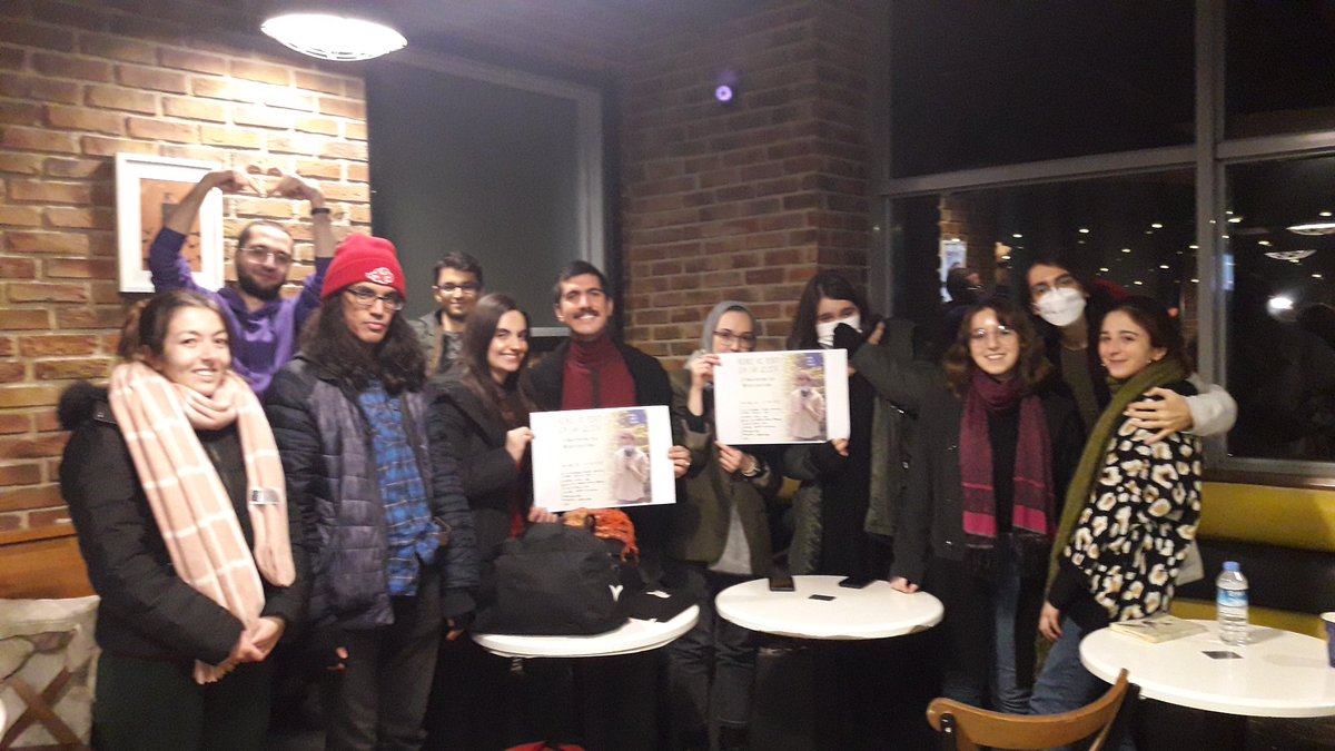 Bu akşam şiirlerimizi Berke ve Perit için okuduk. Gelen, şiir okuyan, şiirlerini bizimle paylaşan herkese teşekkür ederiz. #BerkeyePeriteÖzgürlük