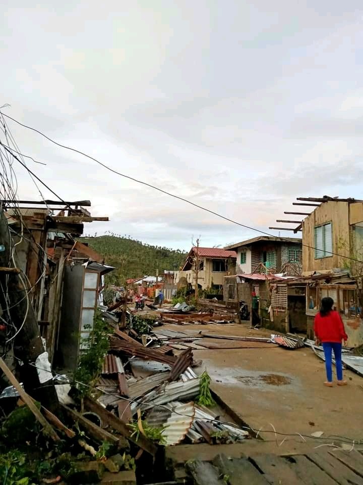 james_manliguez's tweet photo. Pray for us who is victims in super typhoon Odette 😭😭 https://t.co/gU4sauF6zI