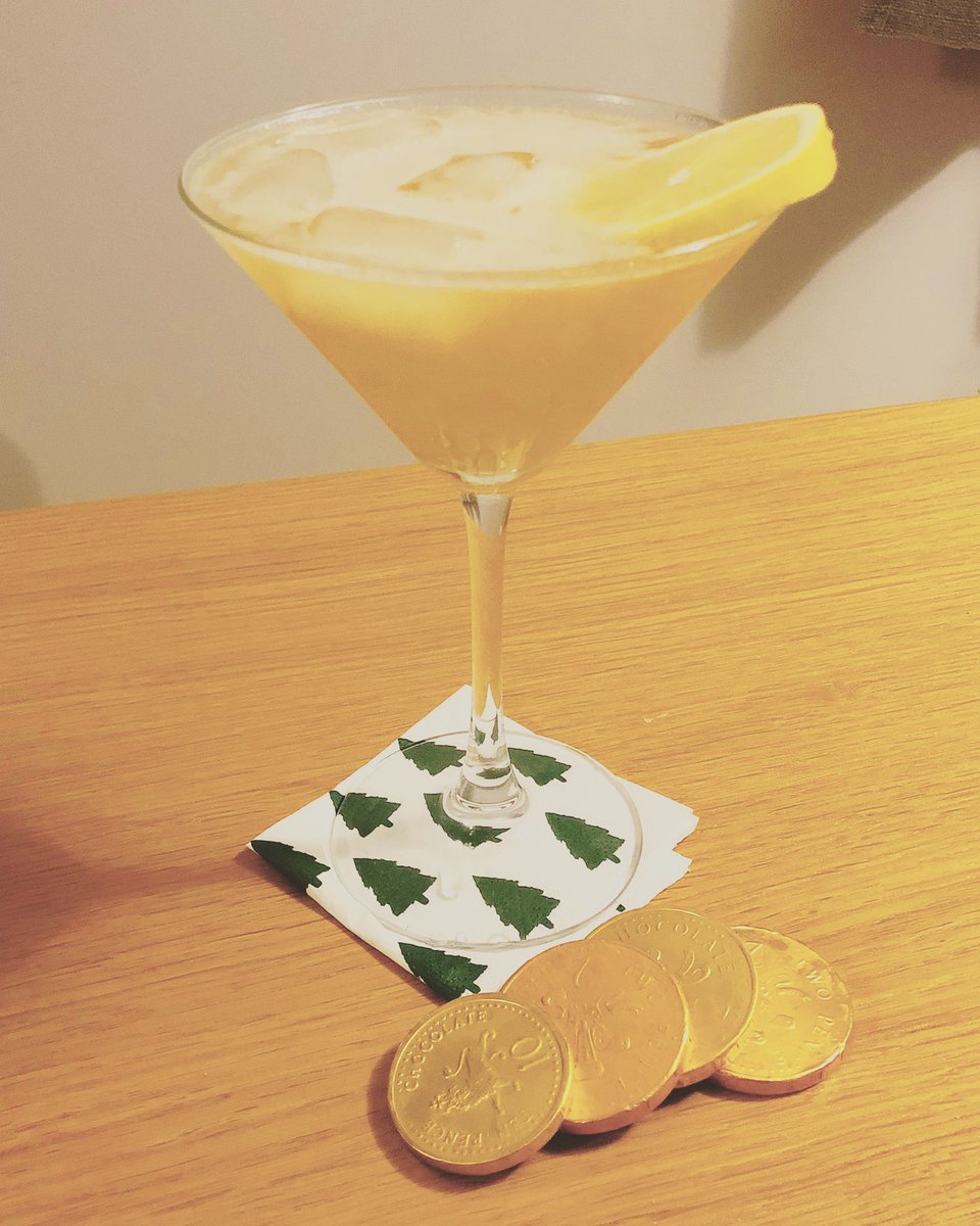 QQCpod's tweet photo. Cleanse yr pallet of candy cane aftertaste &amp; credit card charges w this #consumerism episode of QQC ft. the Gold Rush #cocktail. We tell children the Pope moonlights as Santa, drop beavers from the sky &amp; look into buying trains. https://t.co/BI9hkB9UGP #podcast #Christmas #lgbt https://t.co/PqaVDVffsN