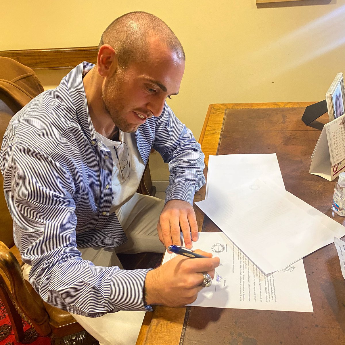 MP_FootballSc's tweet photo. ✍🏻 Nicholas Santoni è un nuovo giocatore del Victor San Marino. Il centrocampista, classe 1997, arriva a titolo definitivo dal Cattolica Calcio. In bocca al lupo per il prosieguo della stagione, Nicholas! 💪🏻🍀🔝  #calciomercato @MP_FootballSc #SerieD #transfers @MatteoPedrosi https://t.co/0ZKKkdp7Lc