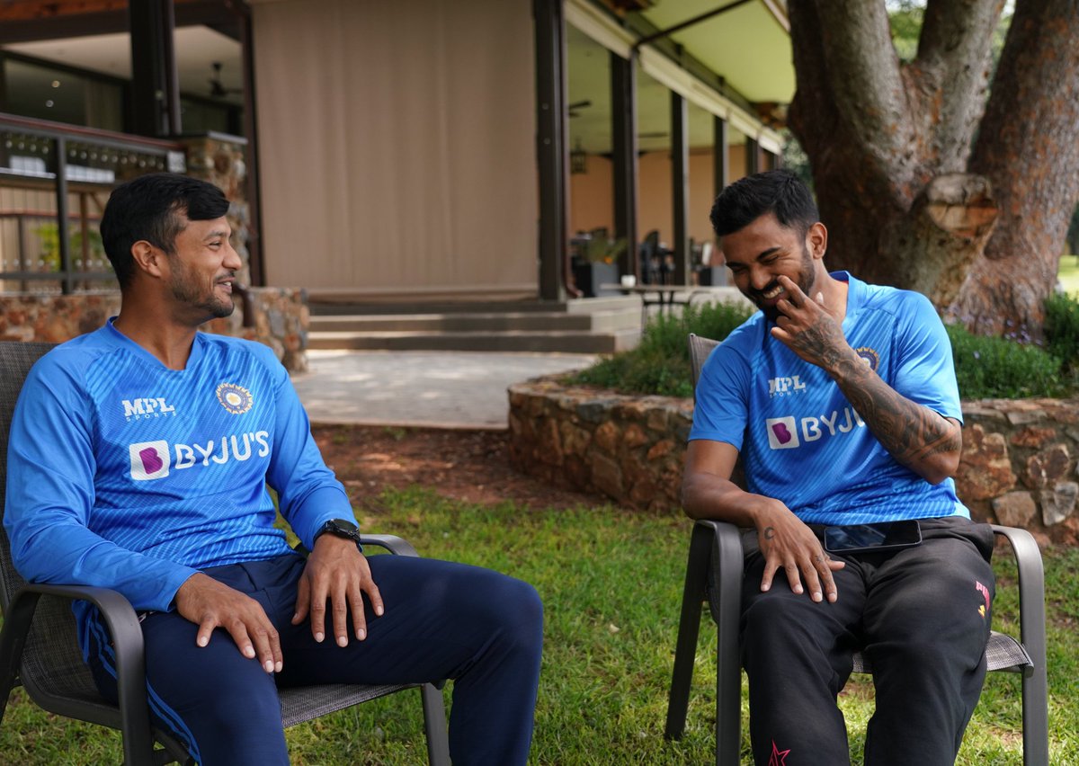 jumankl's tweet photo. The way K L smiles when he is with Mayank ๐โค๏ธ
@klrahul11 โข #Rayank https://t.co/nXOy8yn5ZP