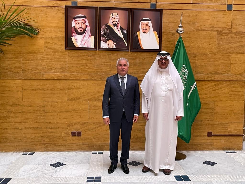 tajembkuwait's tweet photo. On November 25, 2021, the Ambassador of the Republic of #Tajikistan to the State of #Kuwait Zubaydullo Zubaydzoda met with Ambassador of the Kingdom of #Saudi #Arabia Prince Sultan bin Saad bin Khalid bin Muhammad Al Saud. https://t.co/Hyrc2i1HIS