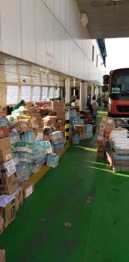 gangbadoy's tweet photo. MATERIALS FOR TEMP SHELTER MOSQUITERO SABON DIAPER WATERFILTER AND LOOOOOOOVE!
Keep posted for next delivery! 😗🌬 🌊⛴🇵🇭
Mabuhay ang mapagbigay na Filipino! ✊🏼🇵🇭
#OdettePH #ReliefPH #RockEdRelief #wavesforwater #2kk #kapwakapatid #FastCat #navalforceswest #PHLNavy #AFP 2/2 https://t.co/W6QPz18sbK
