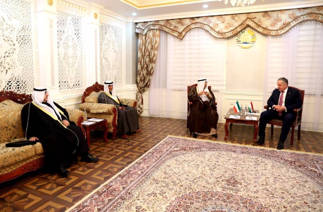 tajembkuwait's tweet photo. On December 6, 2021, the Minister of Foreign Affairs of the Republic of Tajikistan, Sirojiddin Muhriddin, met with the Director General of the Kuwait Fund for Arab Economic Development, Marwan al-Ghanim. https://t.co/RJsiO6ETe6