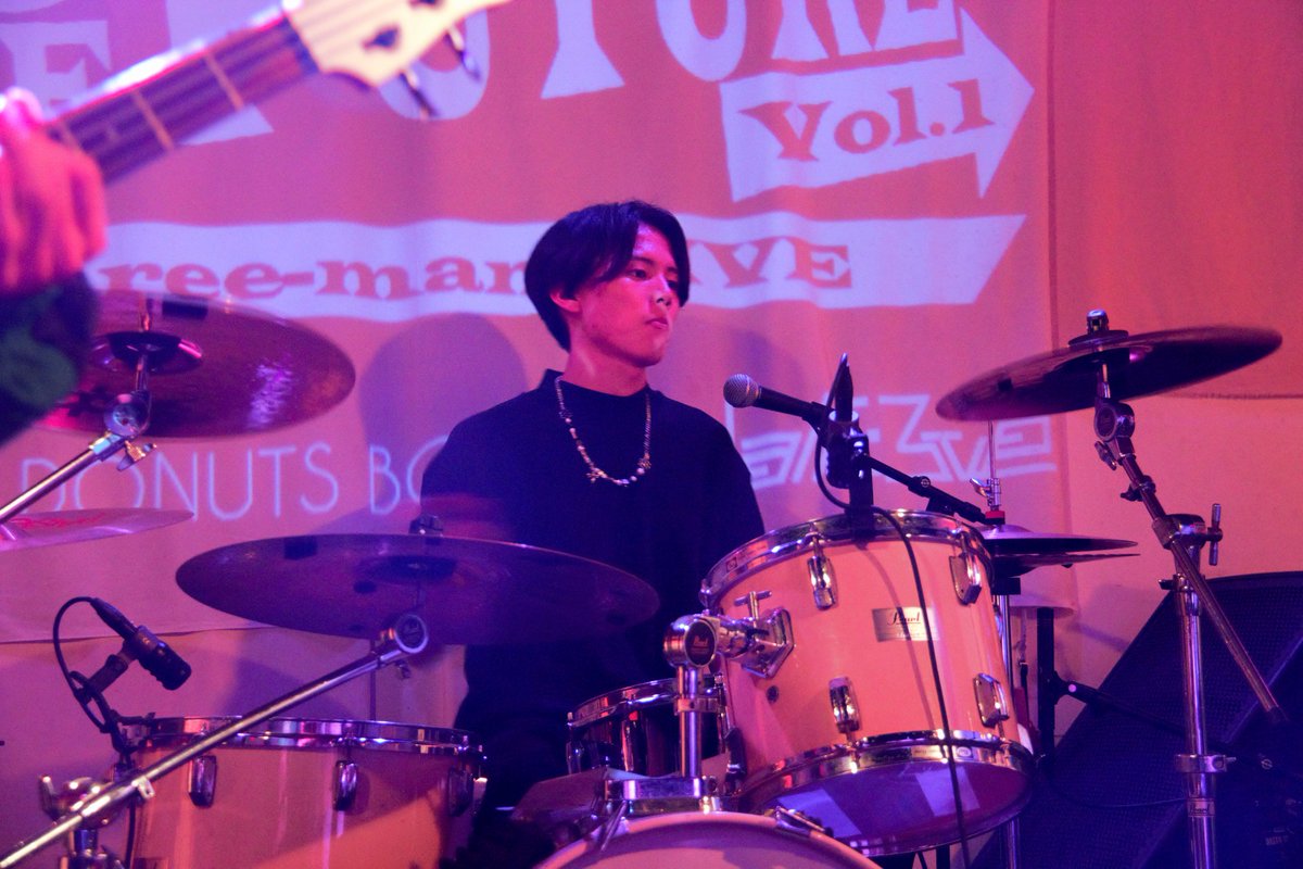 Half3ve's tweet photo. 2021.12.19
〈ROCK TO THE FUTURE vol.1〉お越しいただきありがとうございました😆‼️
・
同郷、同年代の3バンドでの初めての共同企画、無事終えることができました！また来年2回目、3回目とやろうと思っているのでその時はぜひお越しください！

#Half3ve  #Half_3ve https://t.co/1sXBdUTxEz