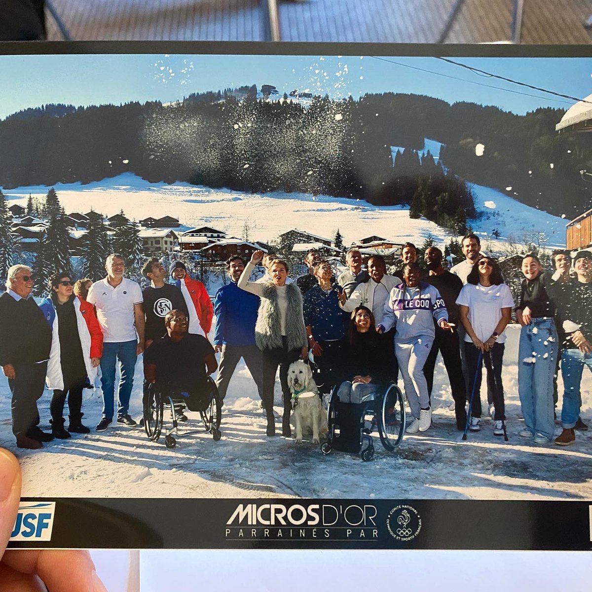 keponnet's tweet photo. Émotion très spéciale lors des @microsdor où j’ai pu rencontrer ces voix légendaires qui font vibrer le sport français depuis tant d’années !🤩
 
🎙Merci pour votre passion au micro !  @ActusUJSF 

De belles rencontres ! ☺️
#mordudesport #sportpassion https://t.co/cW9tnz2Ltj