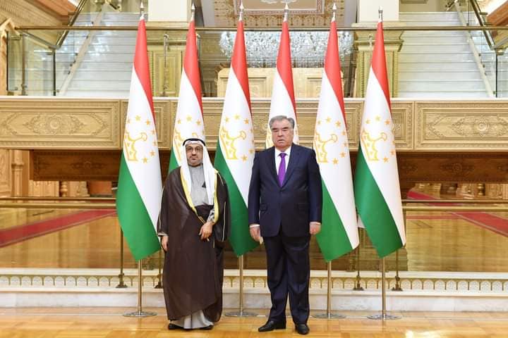 tajembkuwait's tweet photo. On December 7, the Founder of Peace and National Unity - Leader of the Nation, President of the Republic of Tajikistan, H.E. Mr. Emomali Rahmon, received Director General of the Kuwait Fund for Arab Economic Development Marwan Abdullah al-Ghanim. https://t.co/dfsVaBqB2H