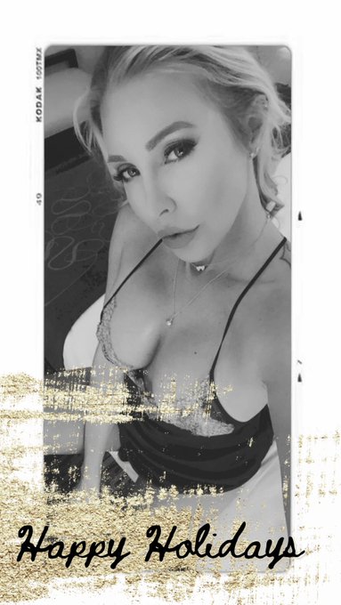 Doing a huge discount on customs on my #onlyfans this week 🎁   https://t.co/451Uvy48Ss https://t.co/<a href="/tag/onlyfans"class="tags">#onlyfans</a>