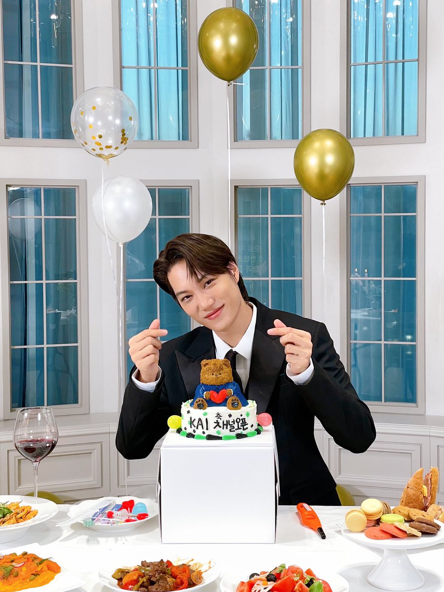yerimieesei's tweet photo. Congratulations for having 10 years debut, bestie 🎉 May you will get more money from this industry 😃
#10YearsWithKAI https://t.co/Q2X04V1MXr