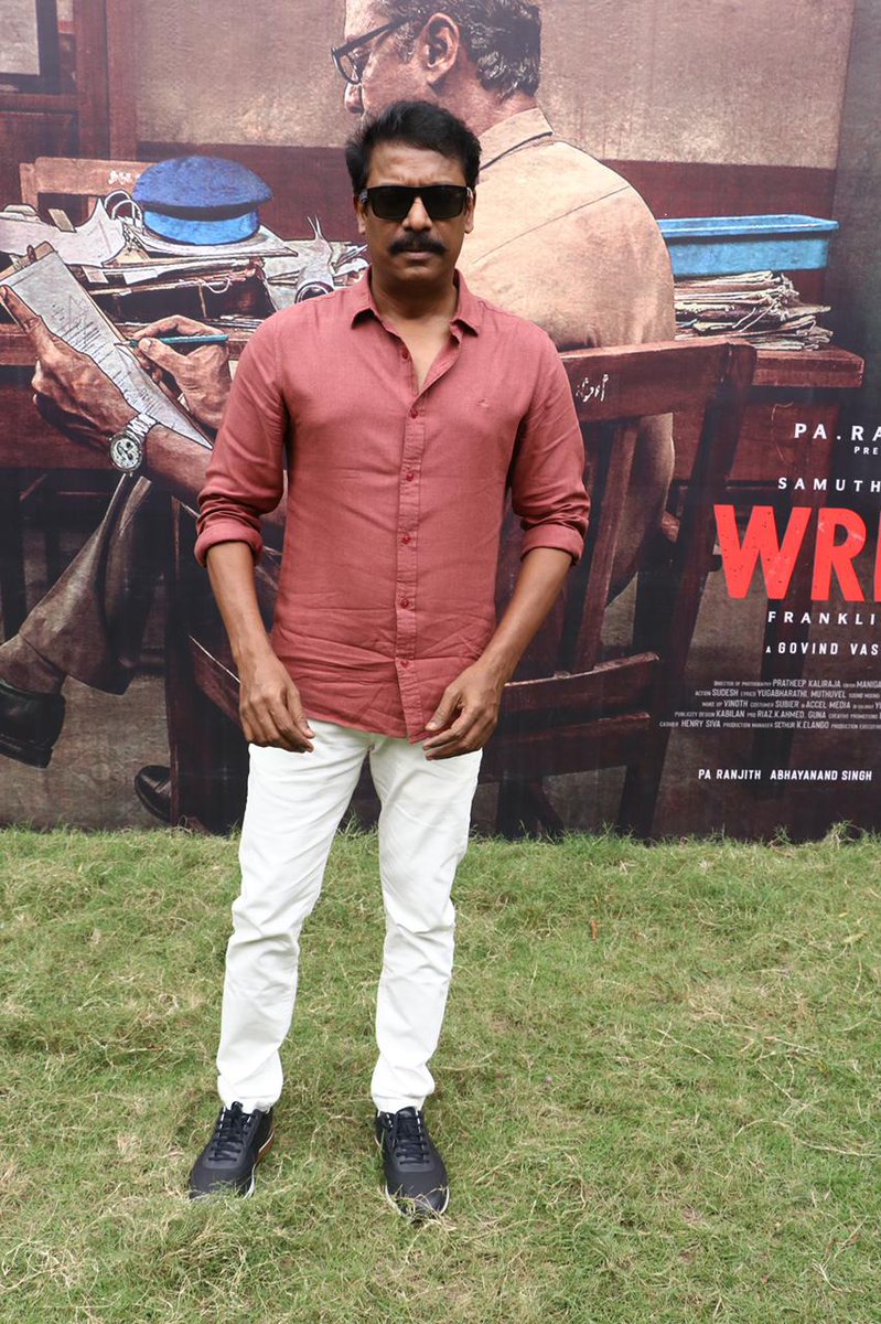meenakshinews's tweet photo. #Writer✍ #ரைட்டர்.
4/5. புது கதை, புது களம், புது முயற்சி, புது மெசேஜ். நல்ல படம். படக்குழுவுக்கு பாராட்டுகள்
#WriterFromDec24
@beemji @thondankani @frankjacobbbb @doppratheep @editor_mani @officialneelam @GRfilmssg @PiiyushSingh @thinkmusicindia @pro_guna @RIAZtheboss https://t.co/Ep95AapSho