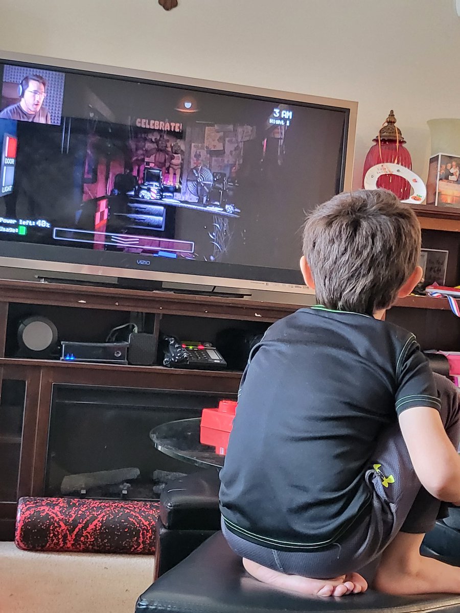 Tinker_tweets_'s tweet photo. Starting them out young with some family friendly @markiplier fnaf 😇 https://t.co/KVpJZbdPRI