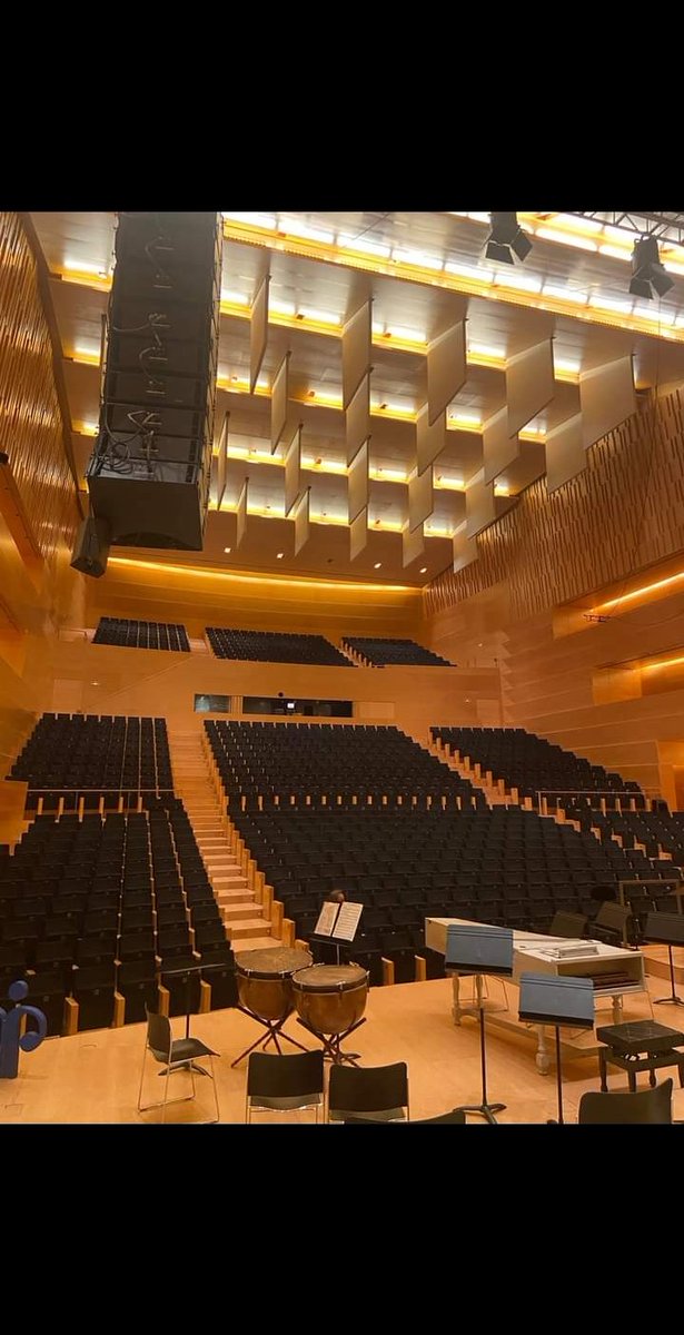 MessiesBcn's tweet photo. A l'@auditori_gi ja està tot a punt pel #MessiesParticipatiu d'aquest vespre.
#Handel
#Nadal
#elMessies https://t.co/cde5IbY8zG