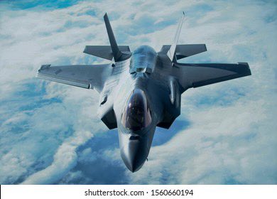 Abdulkhaleq_UAE's tweet photo. عندما كان على الإمارات الاختيار بين صفقة طائرات F35 الأمريكية لغرض الدفاع والردع المستقبلي وتقنيات 5G الصينية لغرض الاقتصاد الرقمي المستقبلي انحازت الإمارات ل 5G وتركت F35. انحياز استراتيجي ضخم ومتسق مع مبادئ 50 سنة القادمة ويحمل رسائل من بينها ان المستقبل في الشرق وليس في الغرب https://t.co/ppxL2OJwDn