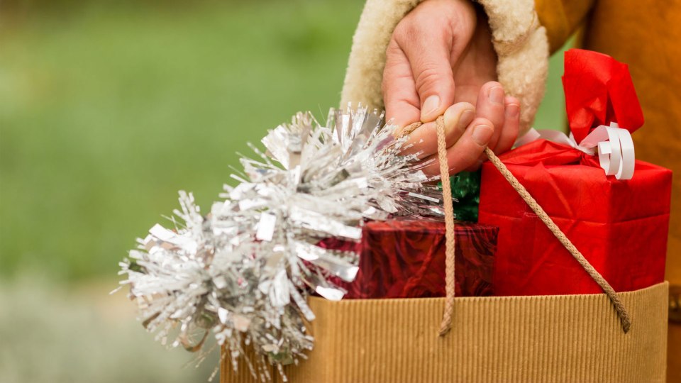 marathongears's tweet photo. Dear Runners: What Gift Are You Giving For Christmas? https://t.co/unlZKWFk0m https://t.co/bHtT48JsPW
