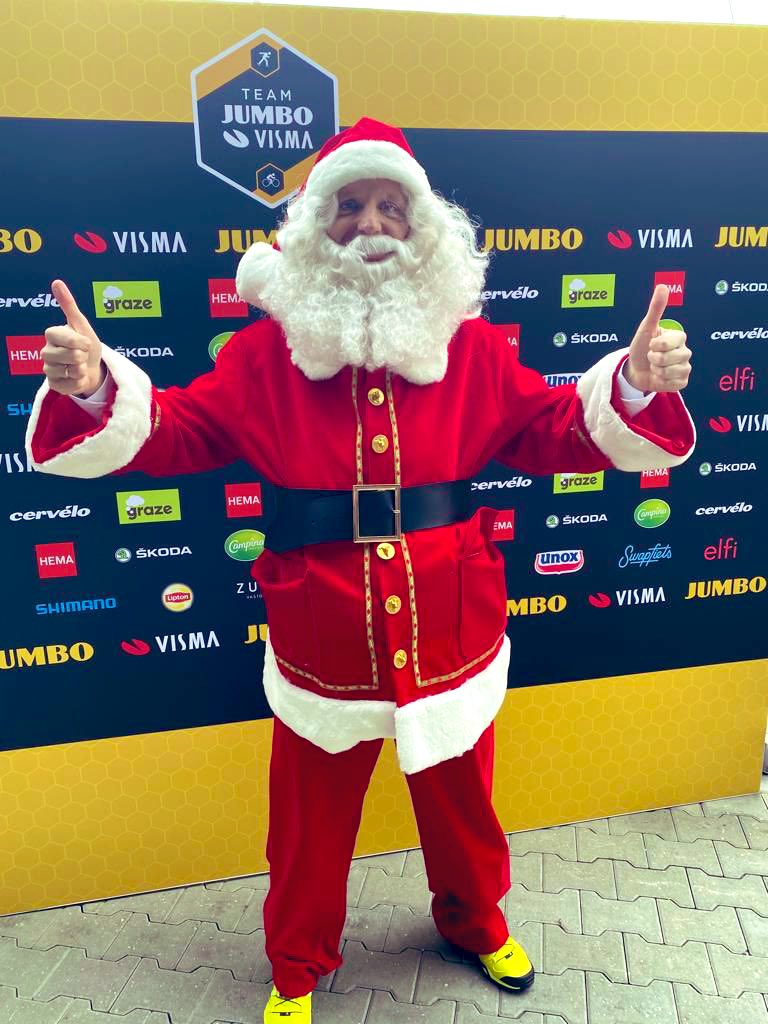 Misschien nog niet voor het grote publiek dit jaar.. Voor mij persoonlijk was <a href="/merijnzeeman/">Merijn Zeeman</a> al Coach van het jaar! Maar nu ook nog even 150 kerstpakketten persoonlijk uitdelen! Chapeau!🎅🏼