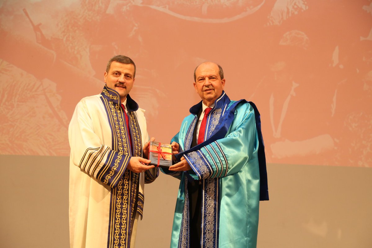 Kuzey Kıbrıs Türk Cumhuriyeti Cumhurbaşkanı Sayın Ersin TATAR'a  Üniversitemizce “Fahri Doktora” Unvanı tevdi edildi.

<a href="/ersinrtatar/">Ersin Tatar</a> <a href="/KKTCCB/">KKTC Cumhurbaşkanlığı</a> 
#GaziÜniversitesi 
#GaziÜniversitesi95Yaşında