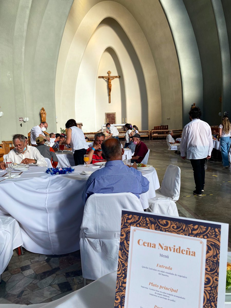 ucscconcepcion's tweet photo. [Cena de Navidad]. Beneficiarios del Hogar de Cristo Ñuble celebran un grato momento organizado por la Sede Chillán del Instituto Tecnológico y Pastoral UCSC, en el frontis de la Catedral.  #CenaNavidad #HogardeCristo #VinculaciónUCSC #ITChillán https://t.co/569UvUoHaA